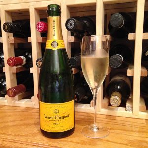 veuve-clicquot-ponsardin-brut-champagne-yellow-label-nv